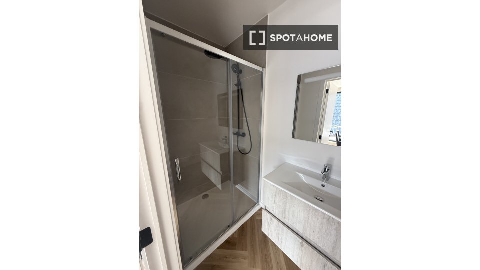 Double room Brussels, 4 beds, 50m² — photo 15