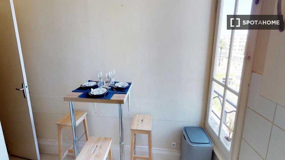 Double room Lyon, 3 beds, 70m² — photo 8