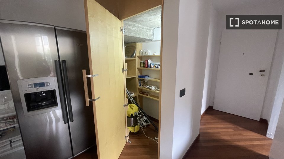 Double room Milan, 3 beds, 80m² — photo 6