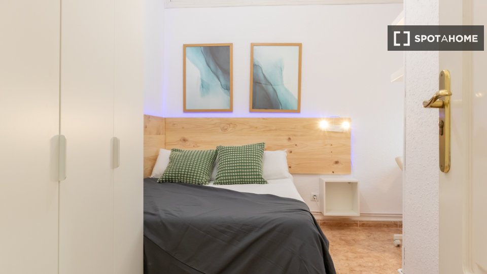Double room Madrid, 6 beds, 134m² — photo 11