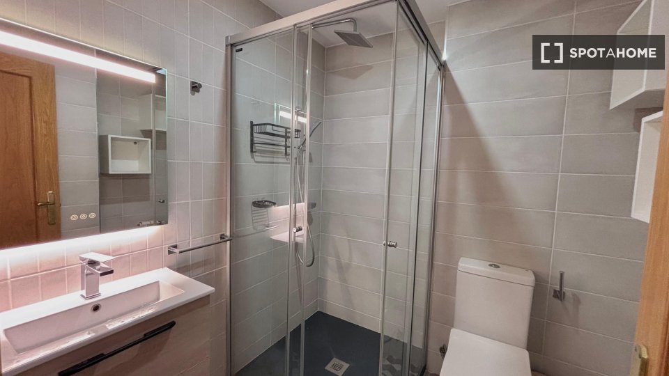 Apartment Madrid, 4 beds, 115m² — photo 2