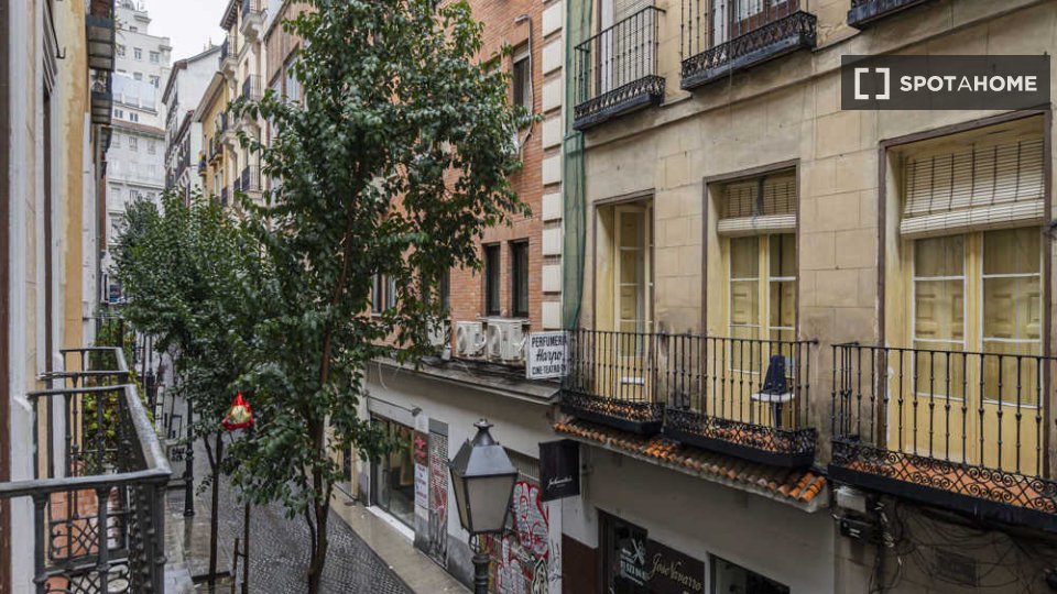 Double room Madrid, 6 beds — photo 36