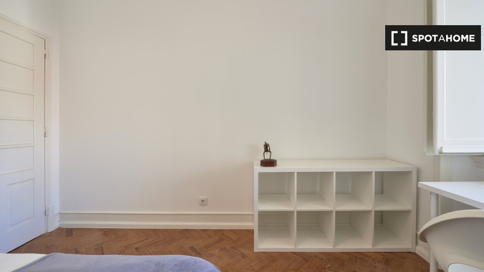 Double room Lisbon, 12 beds — photo 10