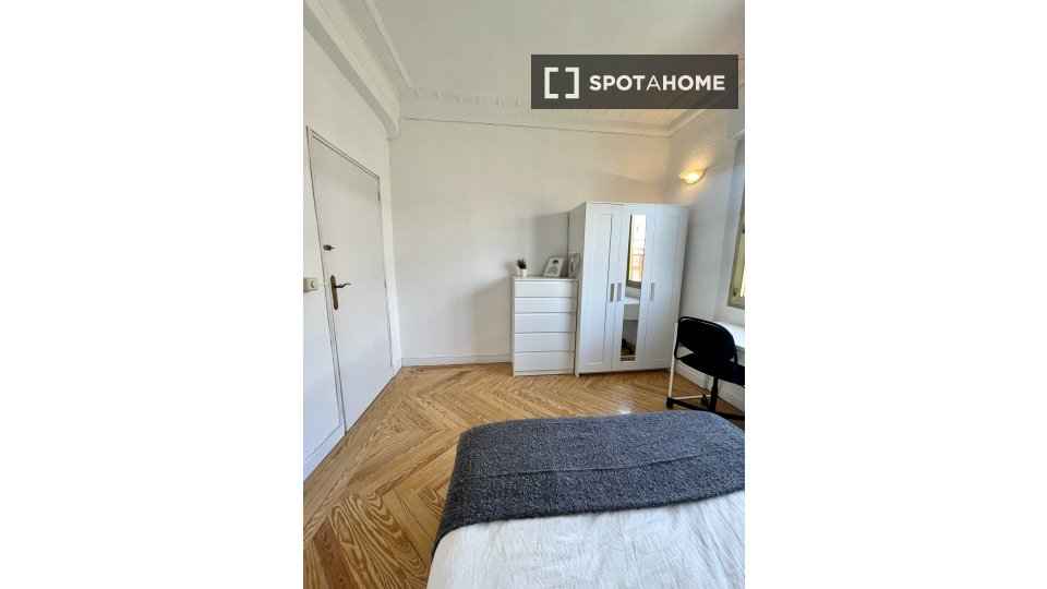 Double room Madrid, 5 beds — photo 66