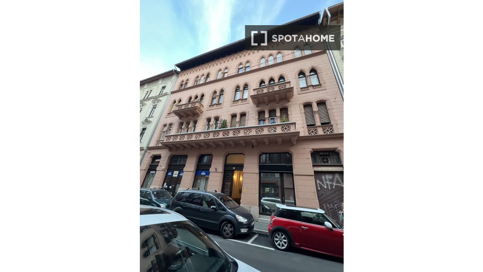 Apartment Budapest, 2 beds, 45m² — photo 8