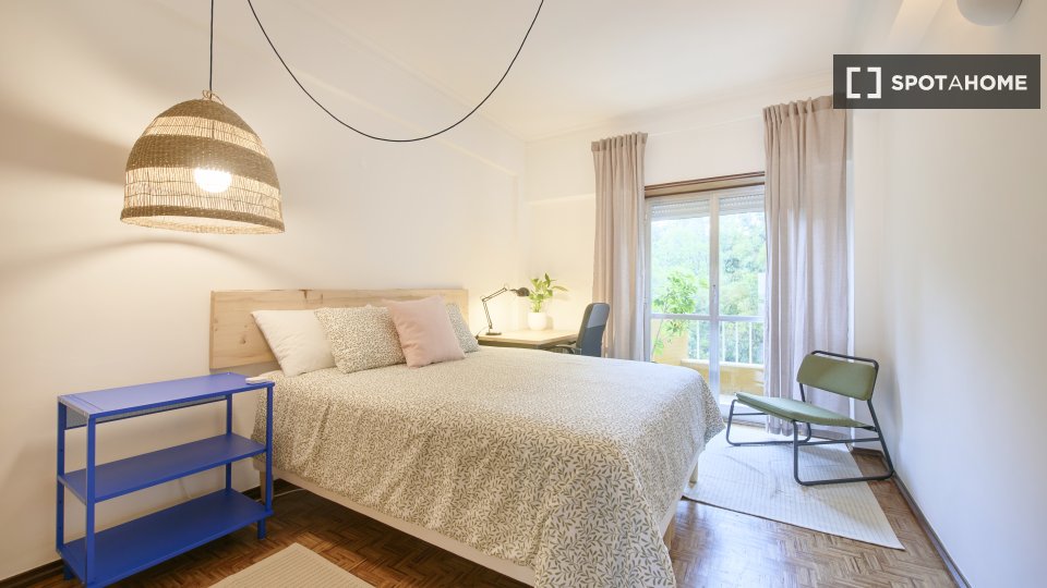 Double room Lisbon, 4 beds — photo 15