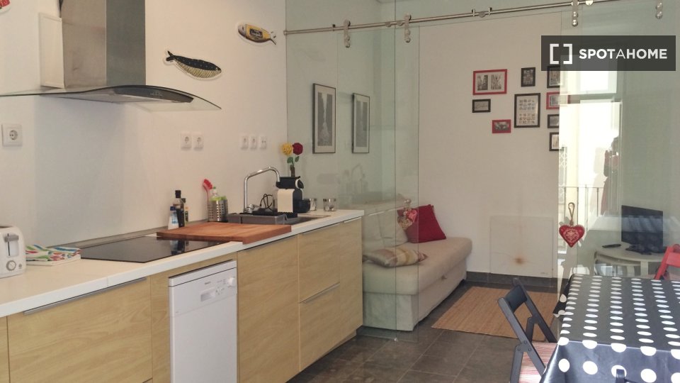 Apartment Lisbon, 1 bed — photo 7