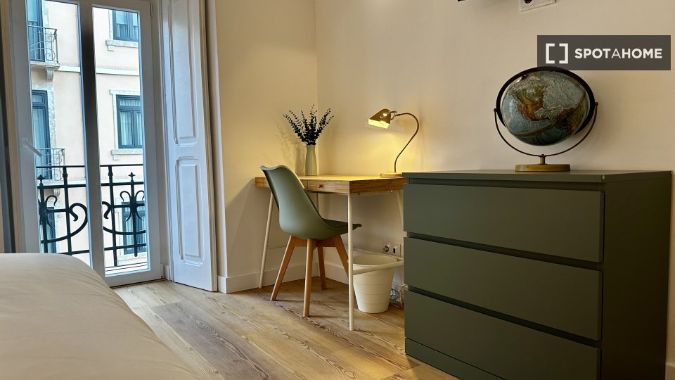 Double room Lisbon, 6 beds — photo 4