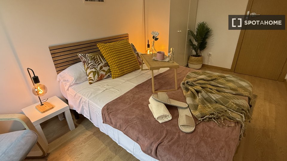 Double room Madrid, 5 beds — photo 20
