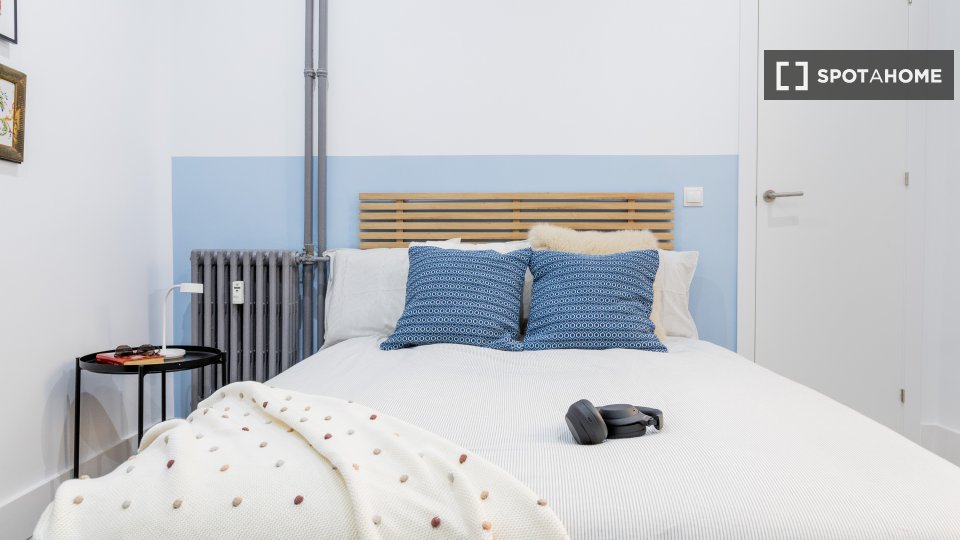 Double room Madrid, 9 beds, 210m² — photo 9