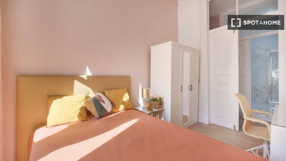 Double room Lisbon, 9 beds — photo 14