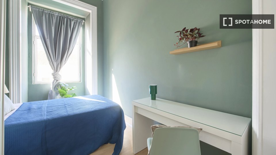 Double room Lisbon, 9 beds — photo 10