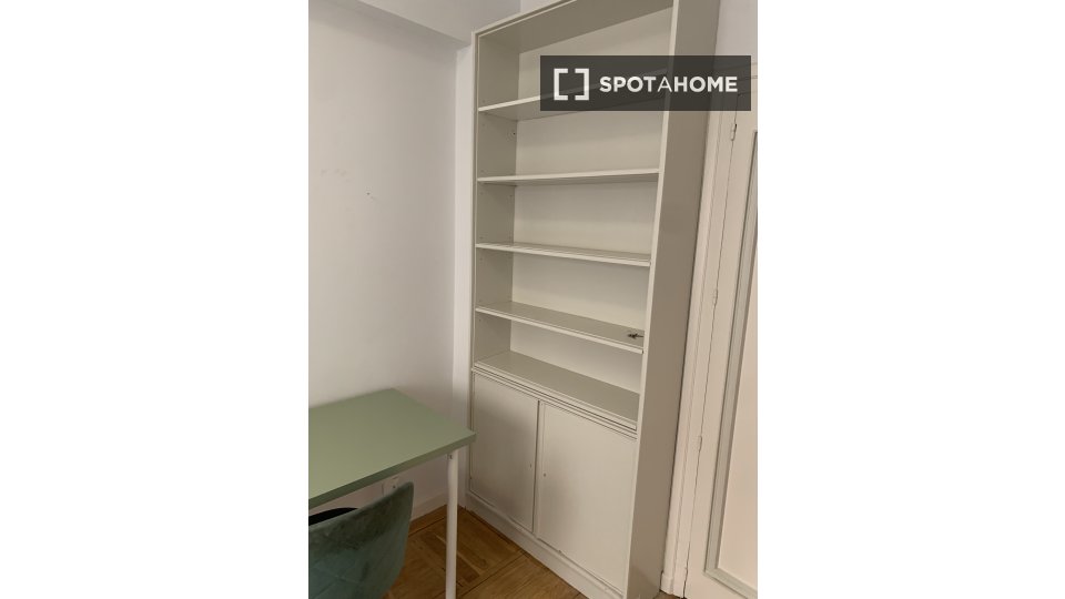 Double room Madrid, 6 beds — photo 12