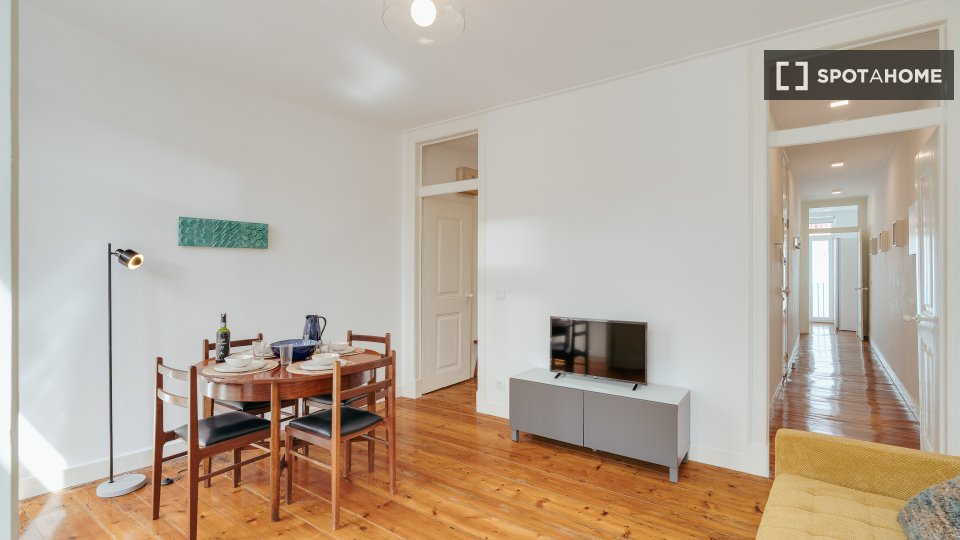 Apartment Lisbon, 1 bed, 65m² — photo 3