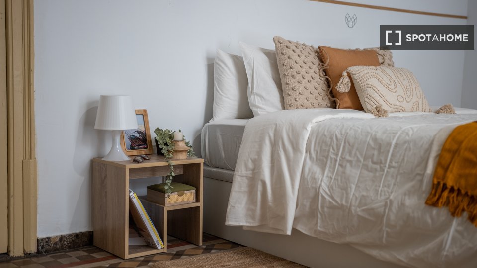 Double room Barcelona, 6 beds, 95m² — photo 10