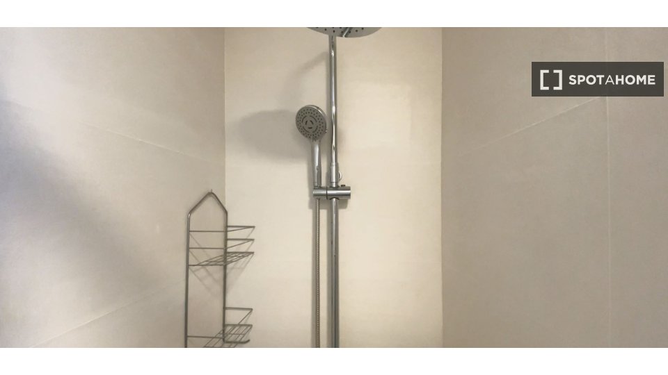 Double room Madrid, 4 beds, 89m² — photo 12