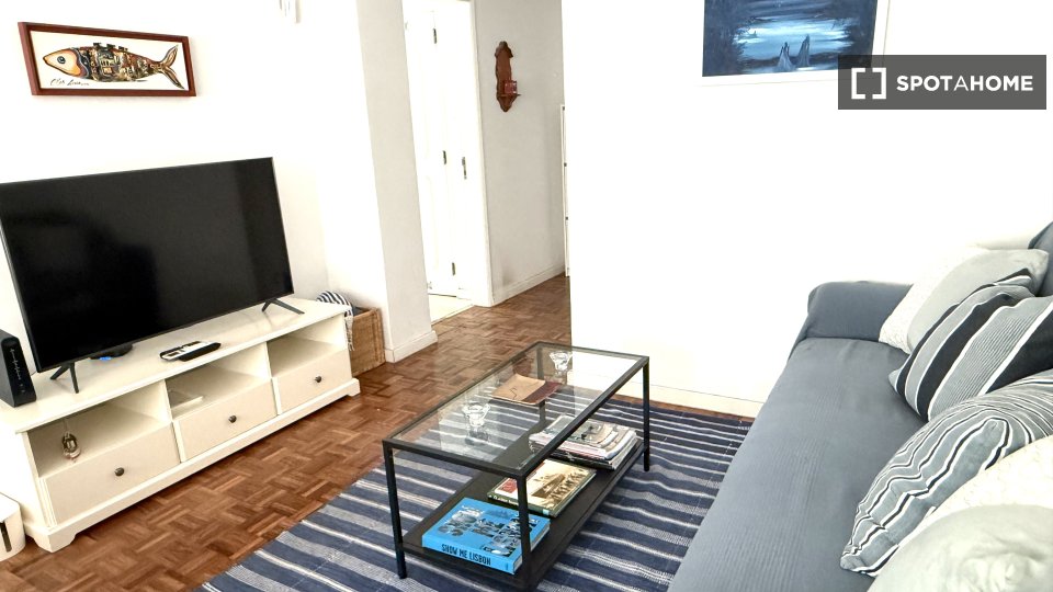 Apartment Lisbon, 2 beds, 70m² — photo 40
