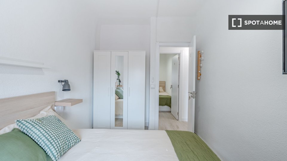 Double room Madrid, 4 beds — photo 1