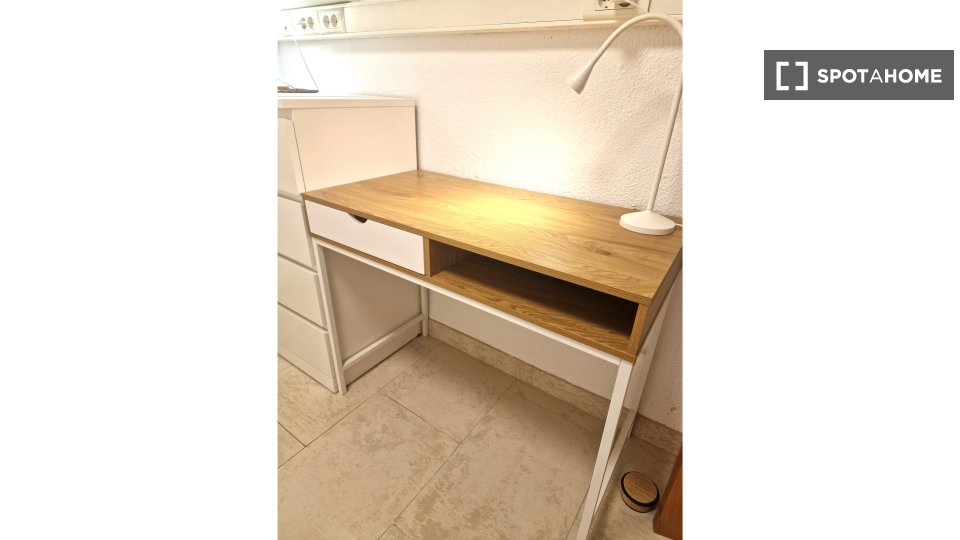 Double room Valencia, 5 beds, 160m² — photo 30