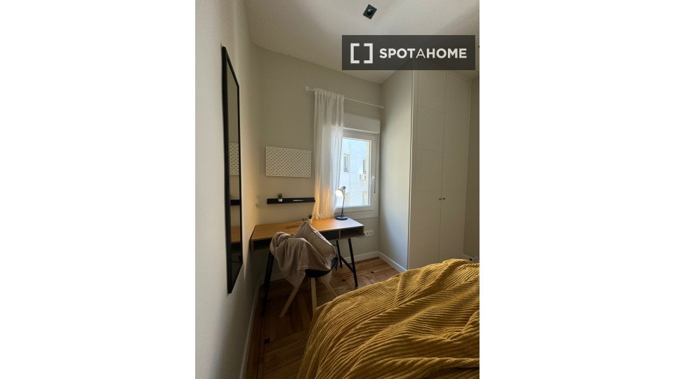 Double room Madrid, 8 beds, 139m² — photo 7