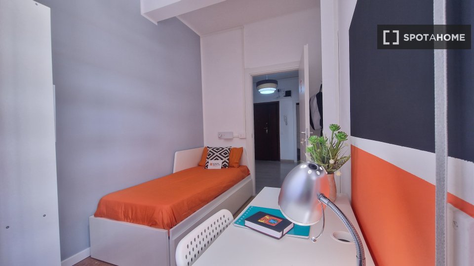 Double room Rome, 6 beds — photo 43