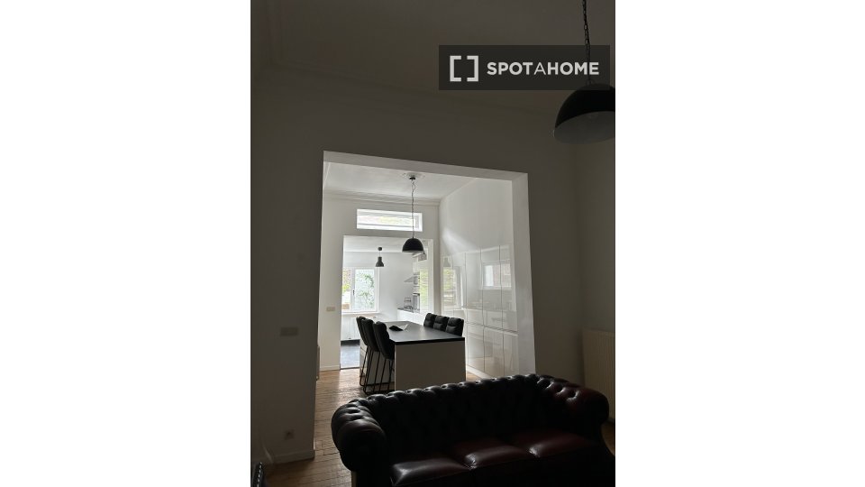 Double room Brussels, 5 beds, 360m² — photo 5