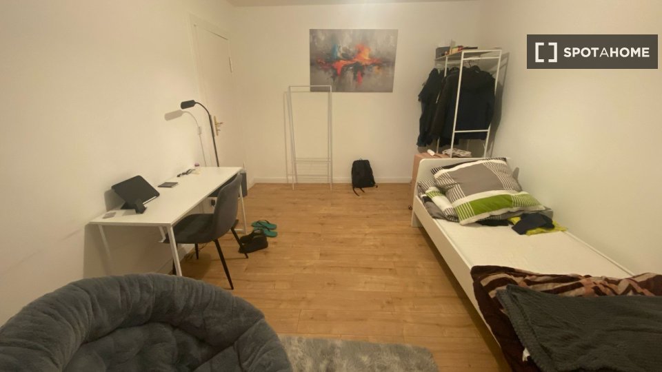 Double room Berlin, 4 beds, 75m² — photo 8