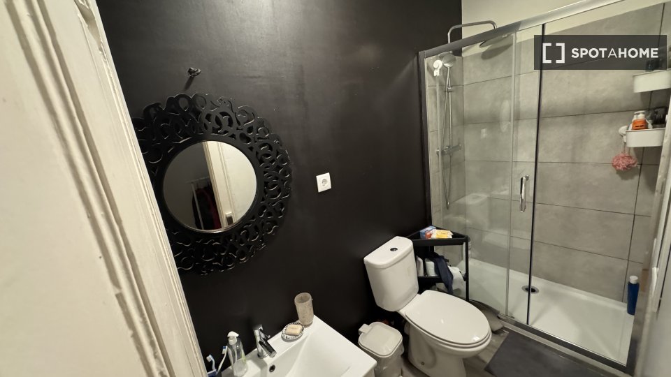 Double room Lisbon, 1 bed, 120m² — photo 2