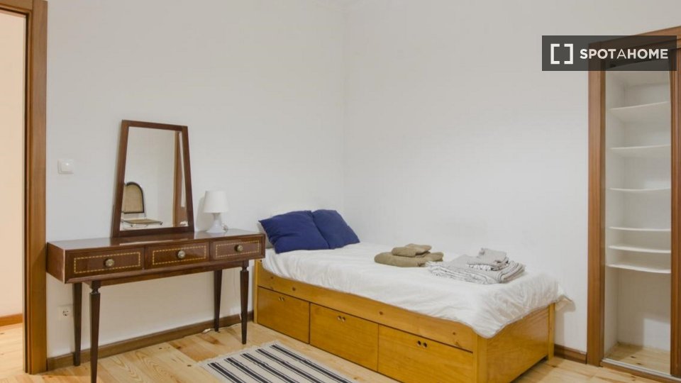 Double room Lisbon, 6 beds, 150m² — photo 28