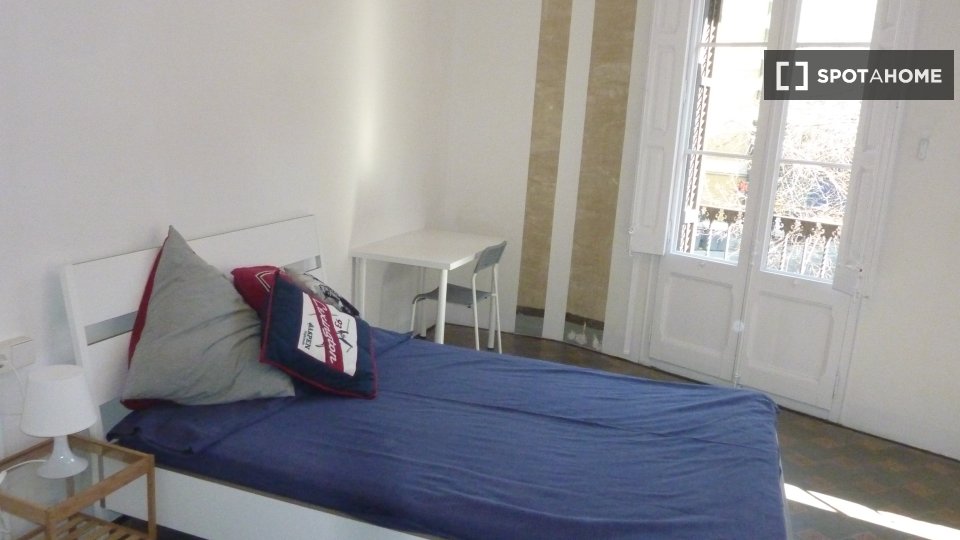 Double room Barcelona, 5 beds, 100m² — photo 18