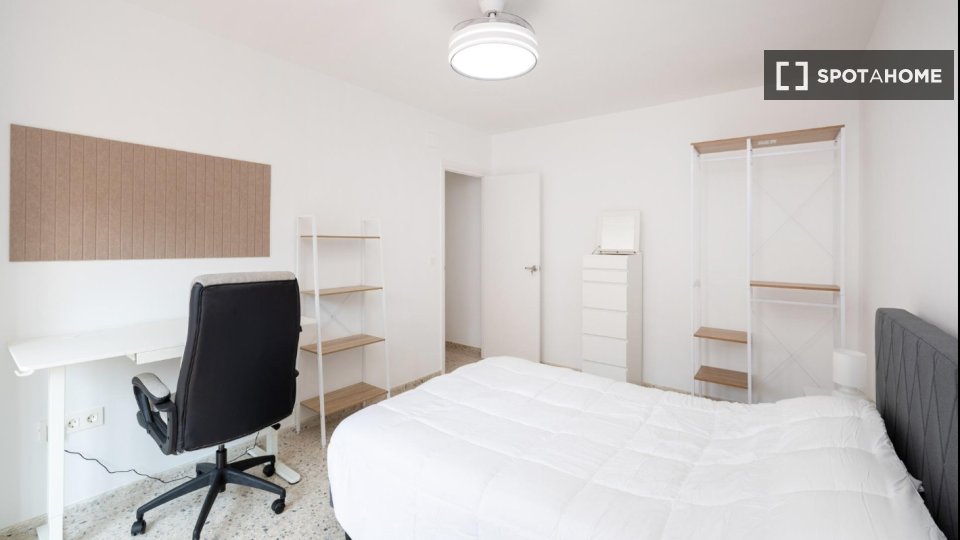 Double room Granada, 5 beds, 150m² — photo 7