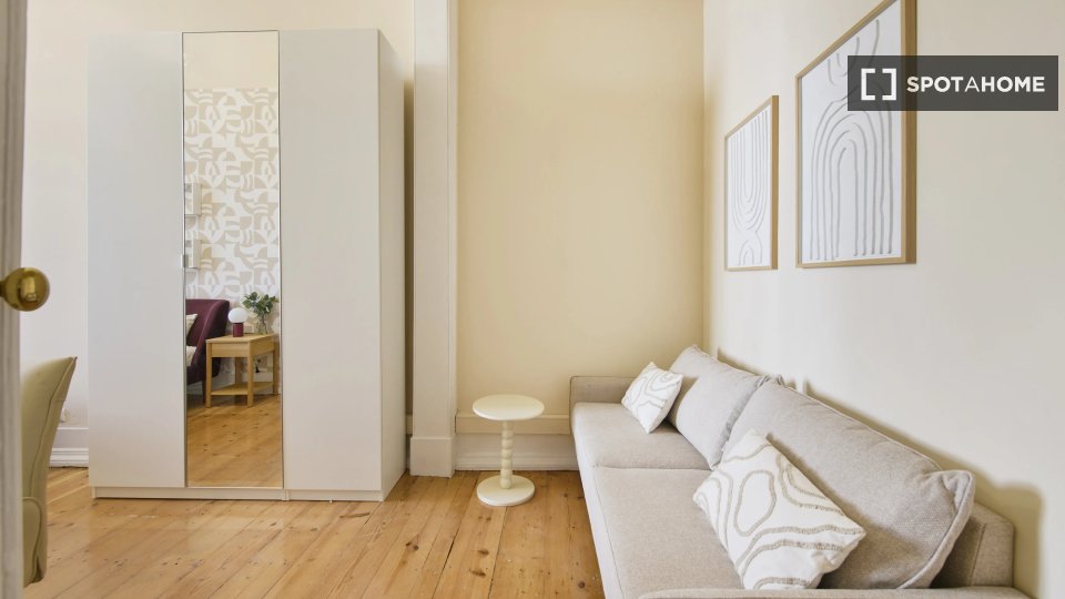 Double room Lisbon, 8 beds — photo 11