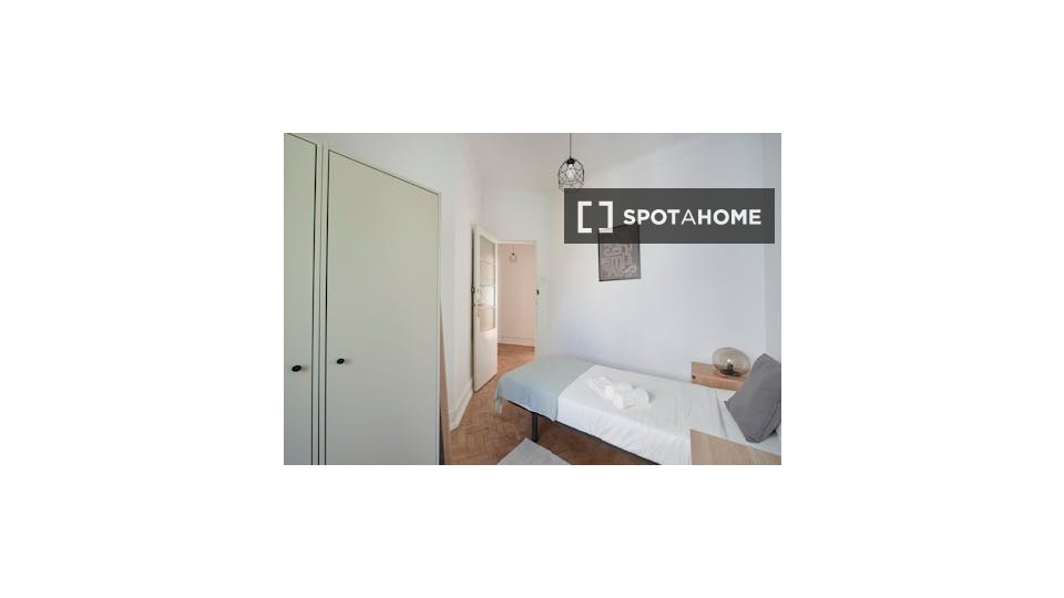 Double room Lisbon, 7 beds — photo 2