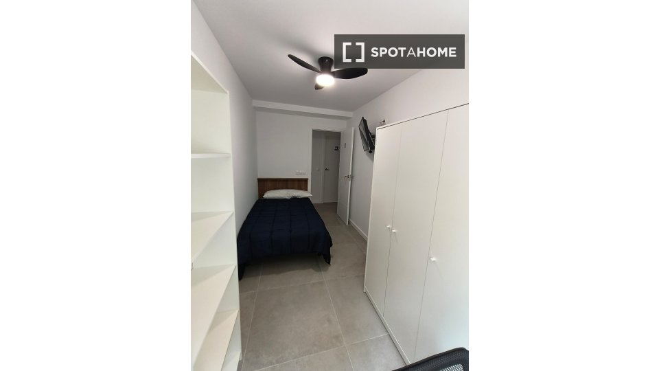 Double room Granada, 2 beds — photo 6