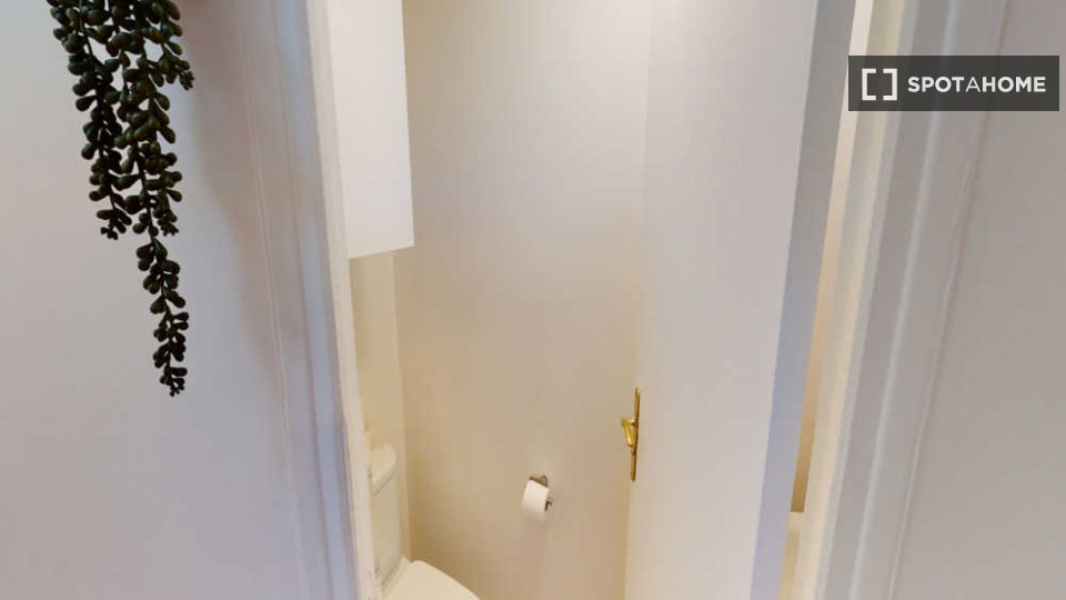 Double room Paris, 4 beds, 80m² — photo 8