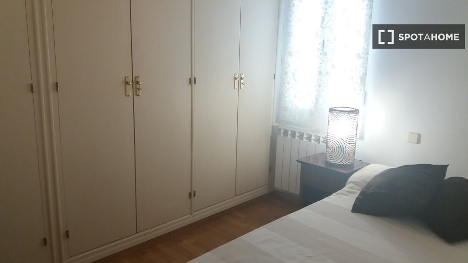 Double room Madrid, 3 beds, 70m² — photo 6