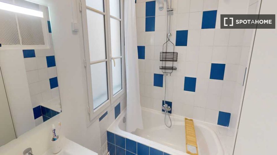 Double room Paris, 3 beds, 80m² — photo 7