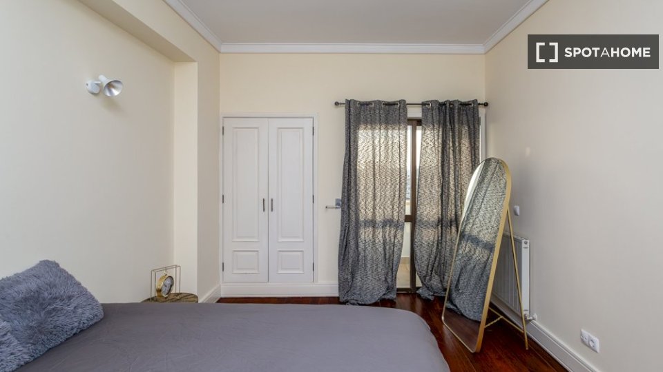 Double room Lisbon, 8 beds — photo 1