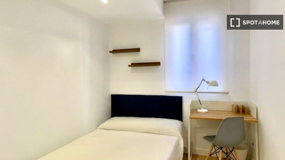Double room Madrid, 18 beds — photo 20