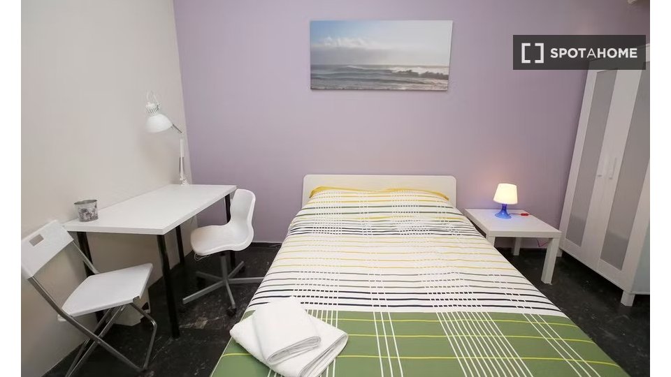 Double room Athens, 3 beds — photo 11