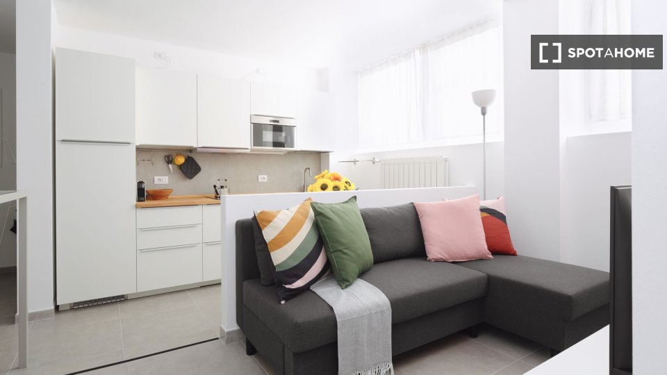 Apartment Milan, 1 bed, 60m² — photo 2