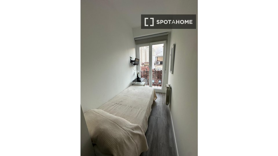Double room Madrid, 4 beds, 120m² — photo 11