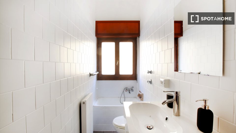 Double room Milan, 3 beds, 80m² — photo 16