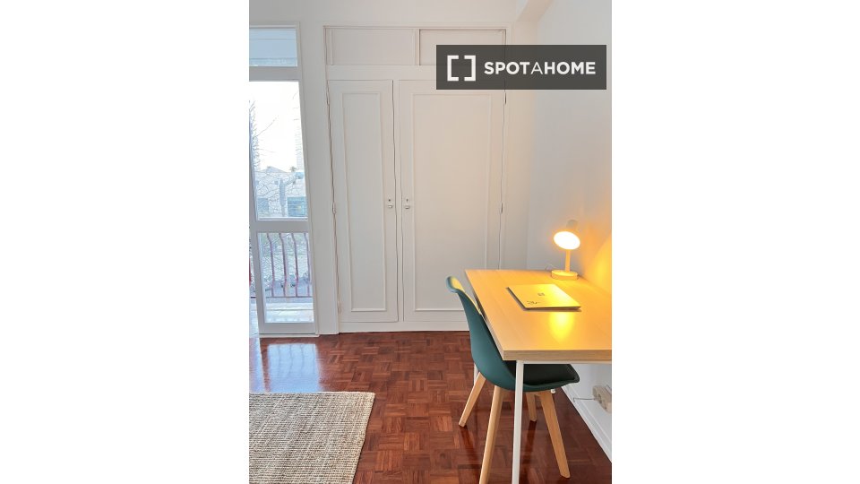 Double room Lisbon, 6 beds — photo 13