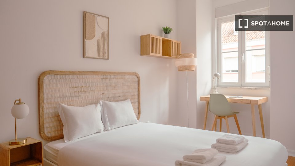 Double room Lisbon, 6 beds — photo 14