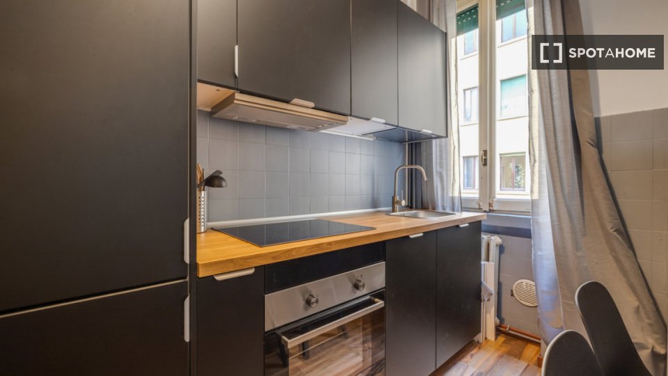 Double room Milan, 3 beds, 89m² — photo 11