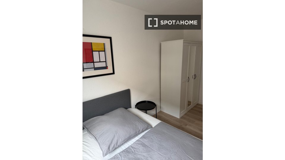 Double room Dusseldorf, 4 beds, 100m² — photo 39