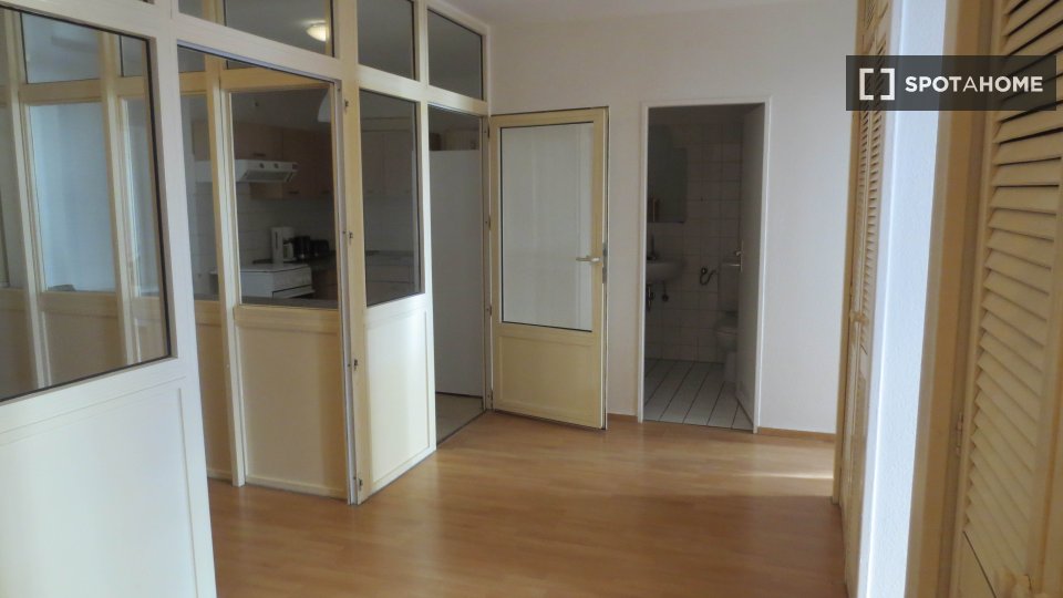Double room Berlin, 4 beds, 81m² — photo 6