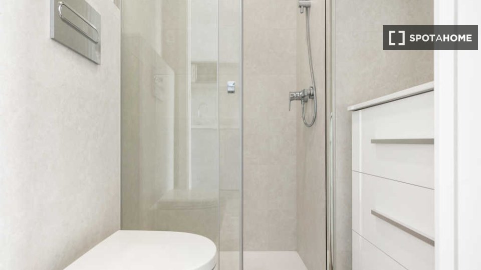 Double room Madrid, 12 beds — photo 11