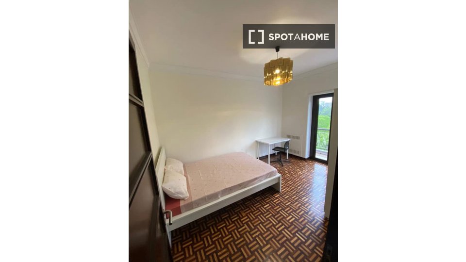 Double room Lisbon, 4 beds, 112m² — photo 3